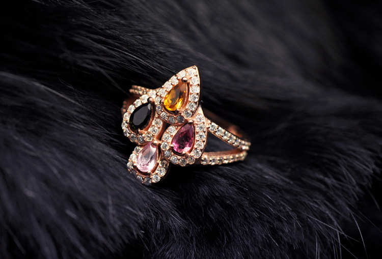 鳳羽翩躚，碧璽生輝 力臻珠寶天然碧璽吊墜引領2013春夏時尚